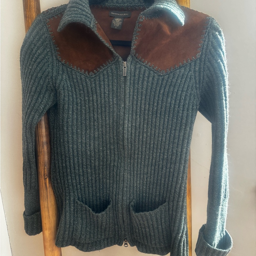 Banana Republic vintage style zip Cardigan 100 percent Lambswool Women’s S
